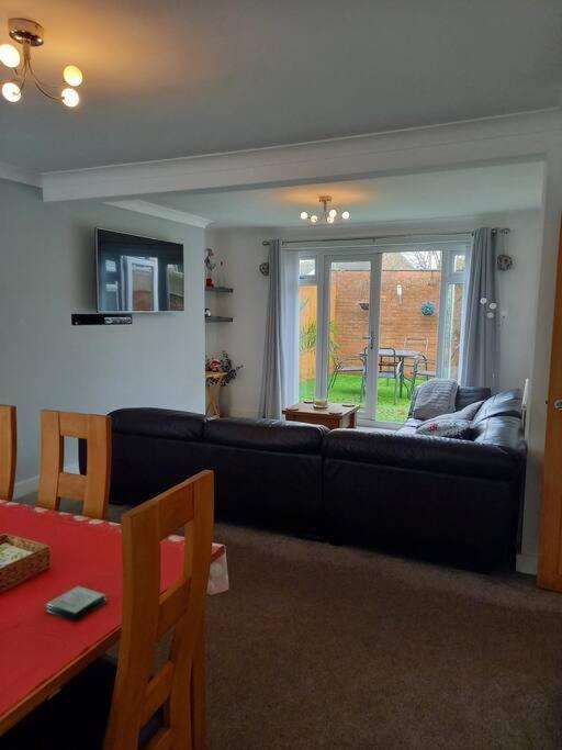 Modernised Home With 2 Bedrooms In Cardiff Exterior foto