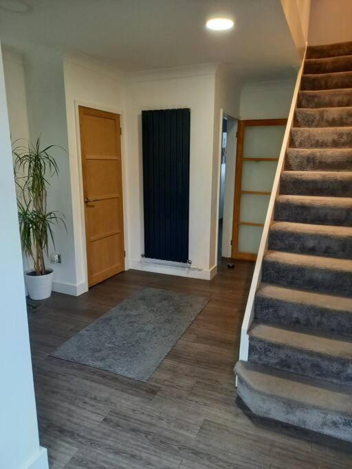 Modernised Home With 2 Bedrooms In Cardiff Exterior foto